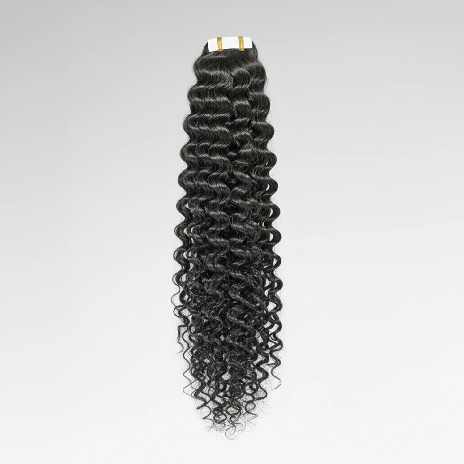 Extensions adhésives Deep Curly Virgin Hair 12A – boucles serrées naturelles, brillance et texture rebondie.